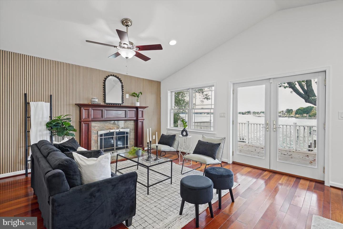 1332 Burke Rd Property Photo 6