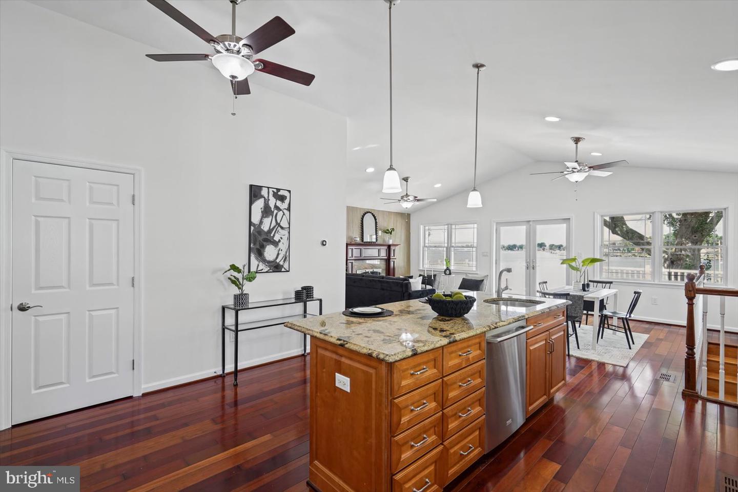 1332 Burke Rd Property Photo 13