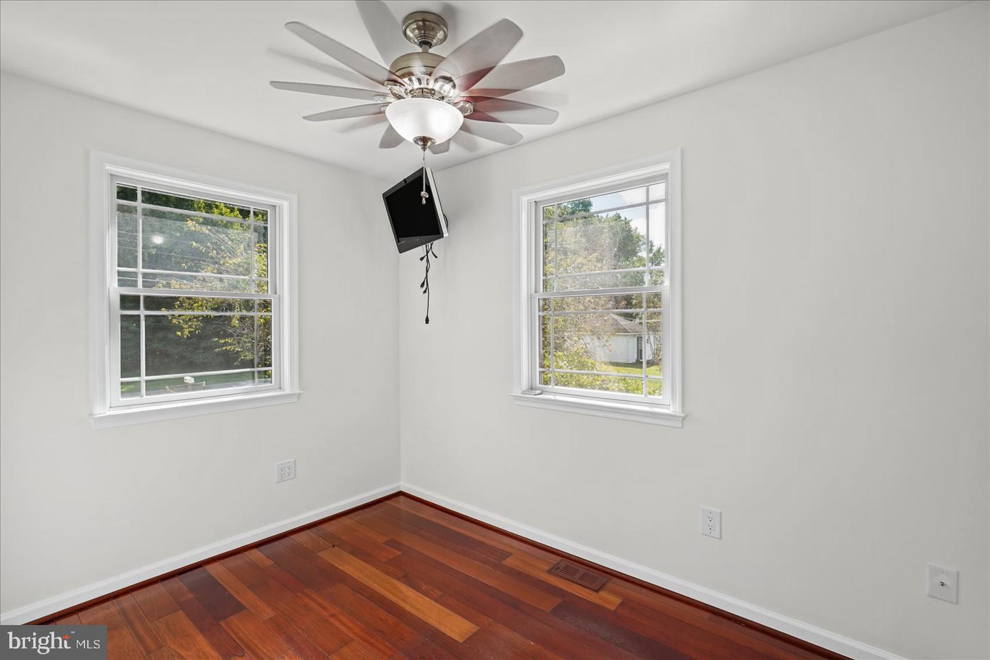 1332 Burke Rd Property Photo 25