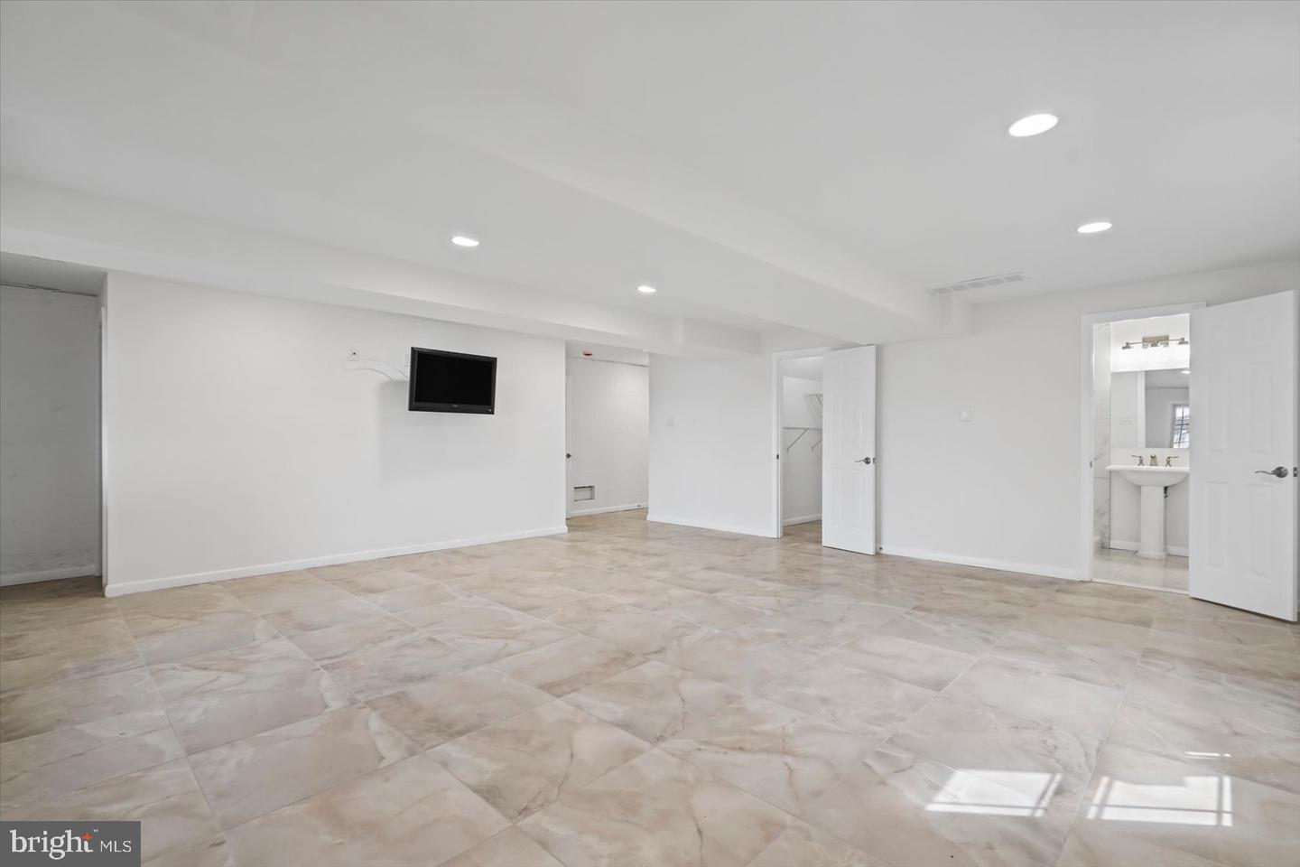 1332 Burke Rd Property Photo 27