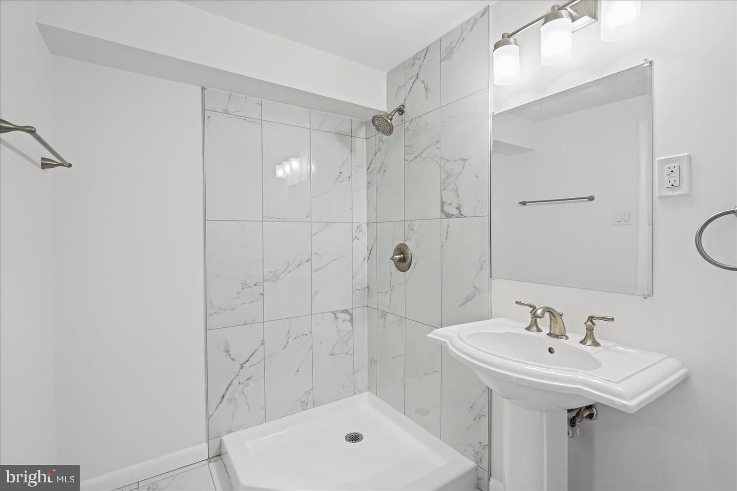 1332 Burke Rd Property Photo 29