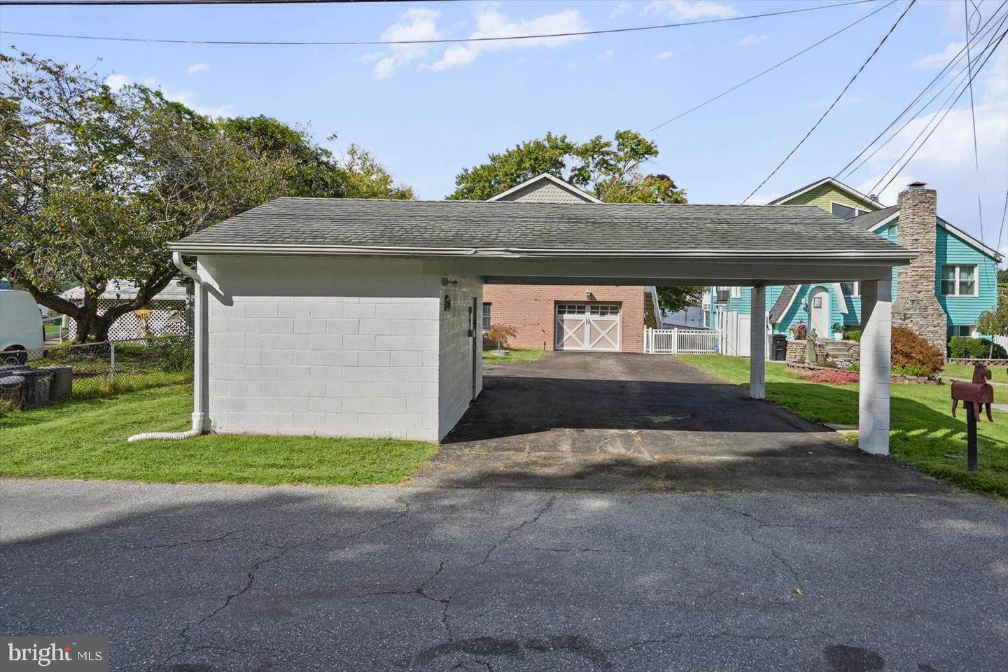 1332 Burke Rd Property Photo 38