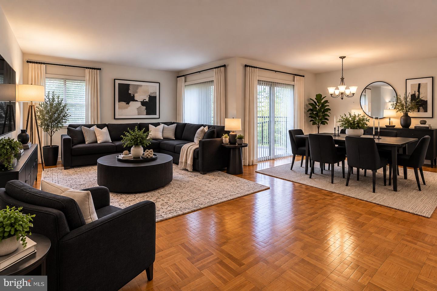 25 STONEHENGE CIR #7 Property Photo 1