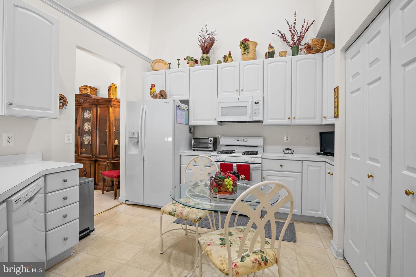 2 Brook Farm Ct #2k Property Photo 8