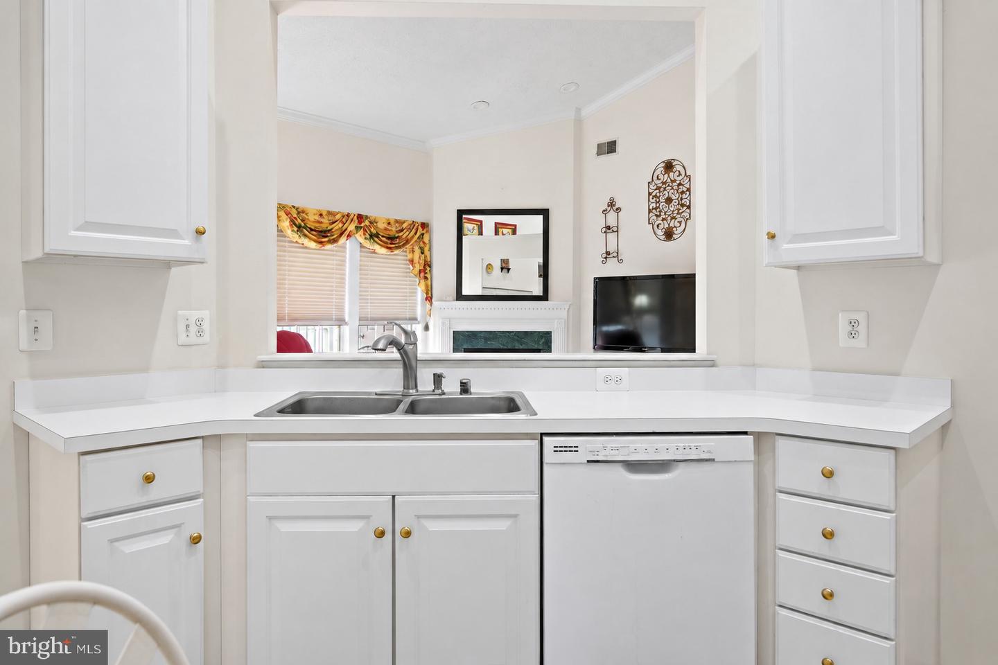 2 Brook Farm Ct #2k Property Photo 9