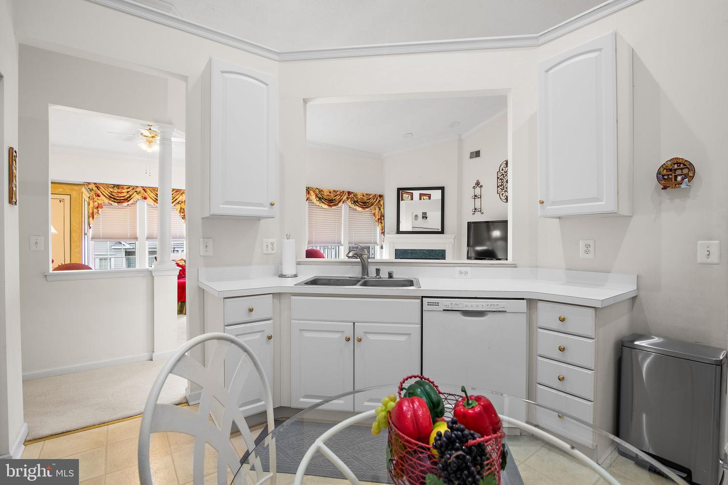 2 Brook Farm Ct #2k Property Photo 13