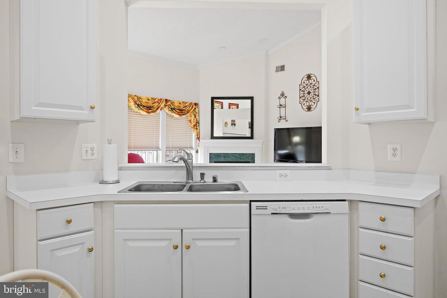 2 Brook Farm Ct #2k Property Photo 14