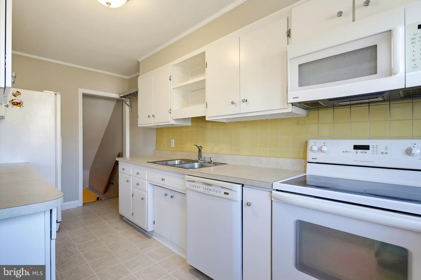 216 Stevenson Ln Property Photo 9