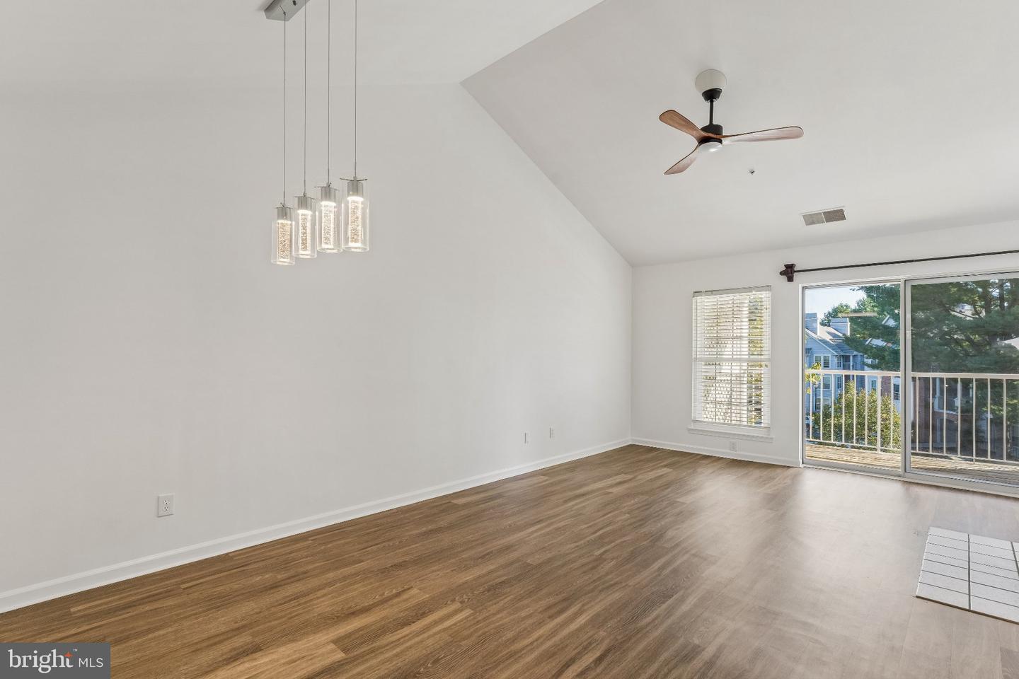 4403 Silverbrook Ln #a301 Property Photo 4