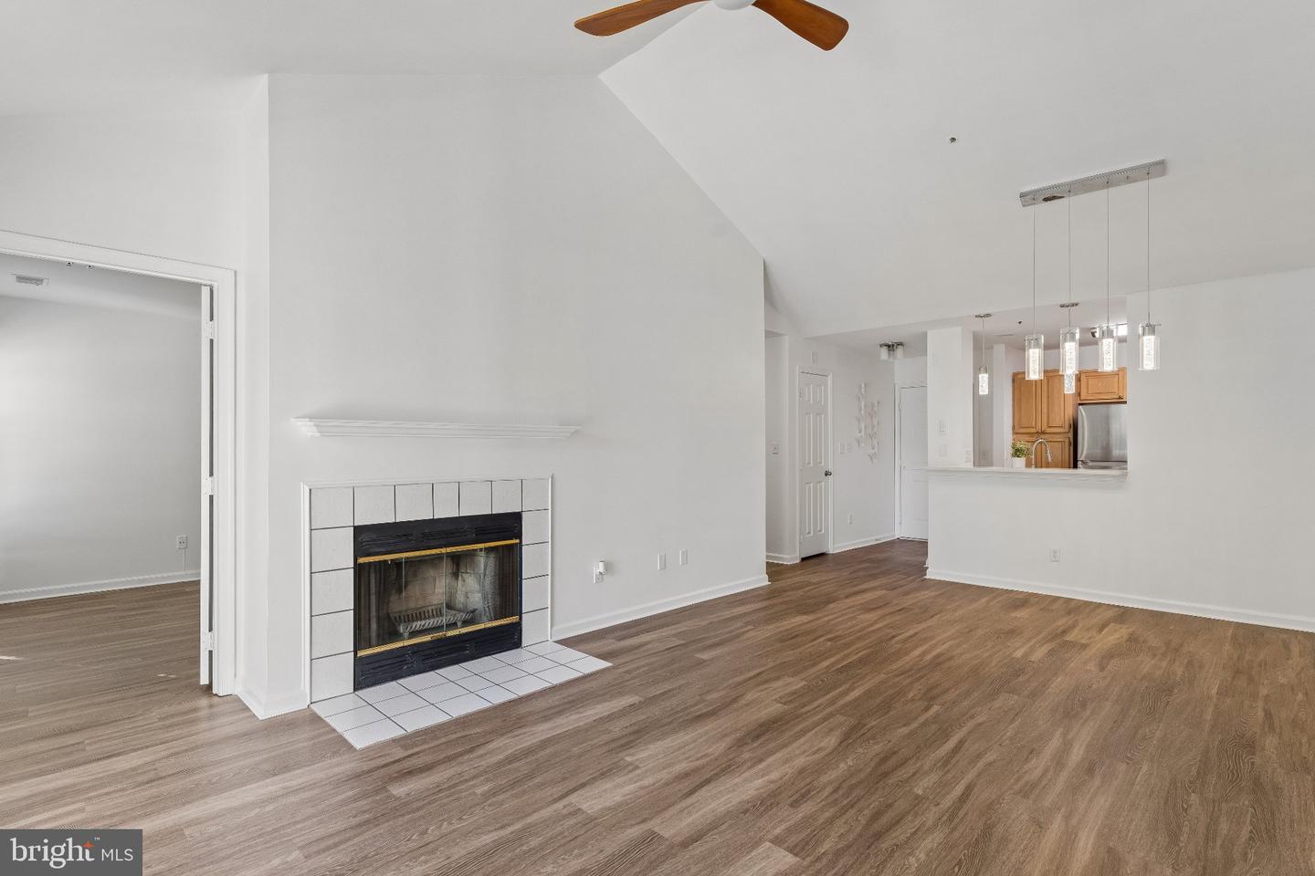 4403 Silverbrook Ln #a301 Property Photo 5