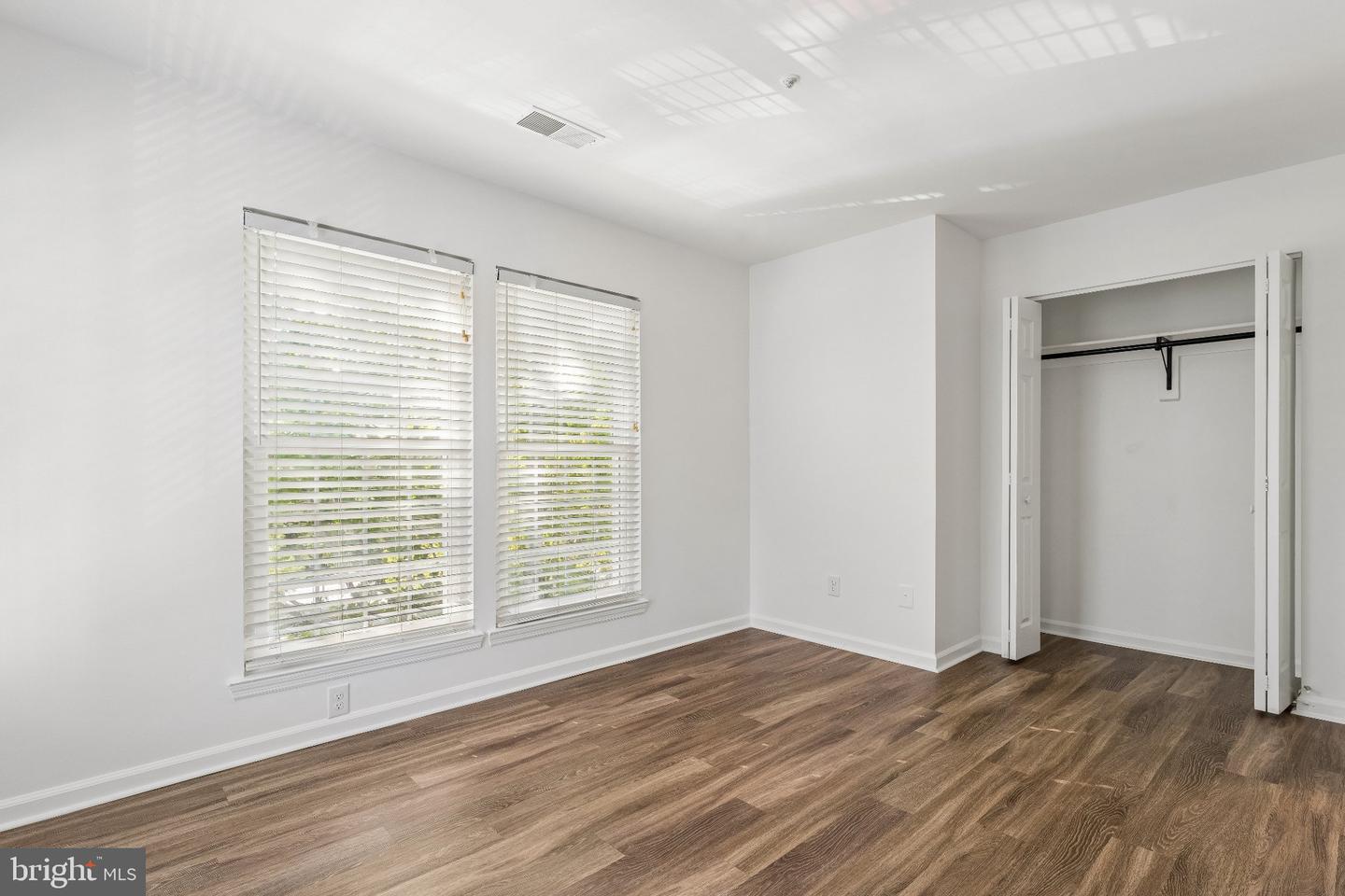 4403 Silverbrook Ln #a301 Property Photo 14