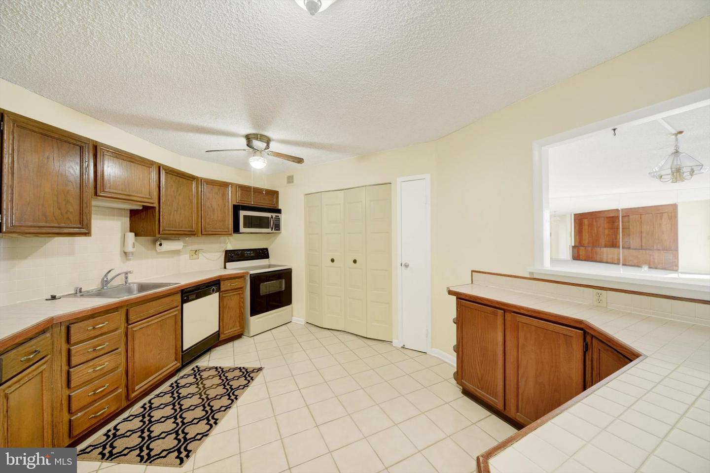 205 E Joppa Rd #1604 Property Photo 4