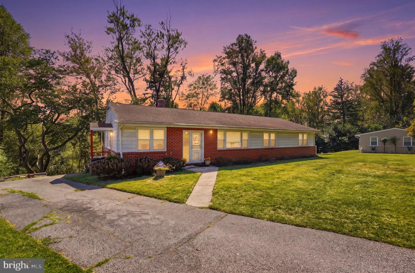 4 Peachtree Ct Property Photo 1