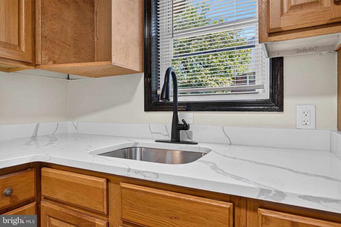 317 Pine St Property Photo 14