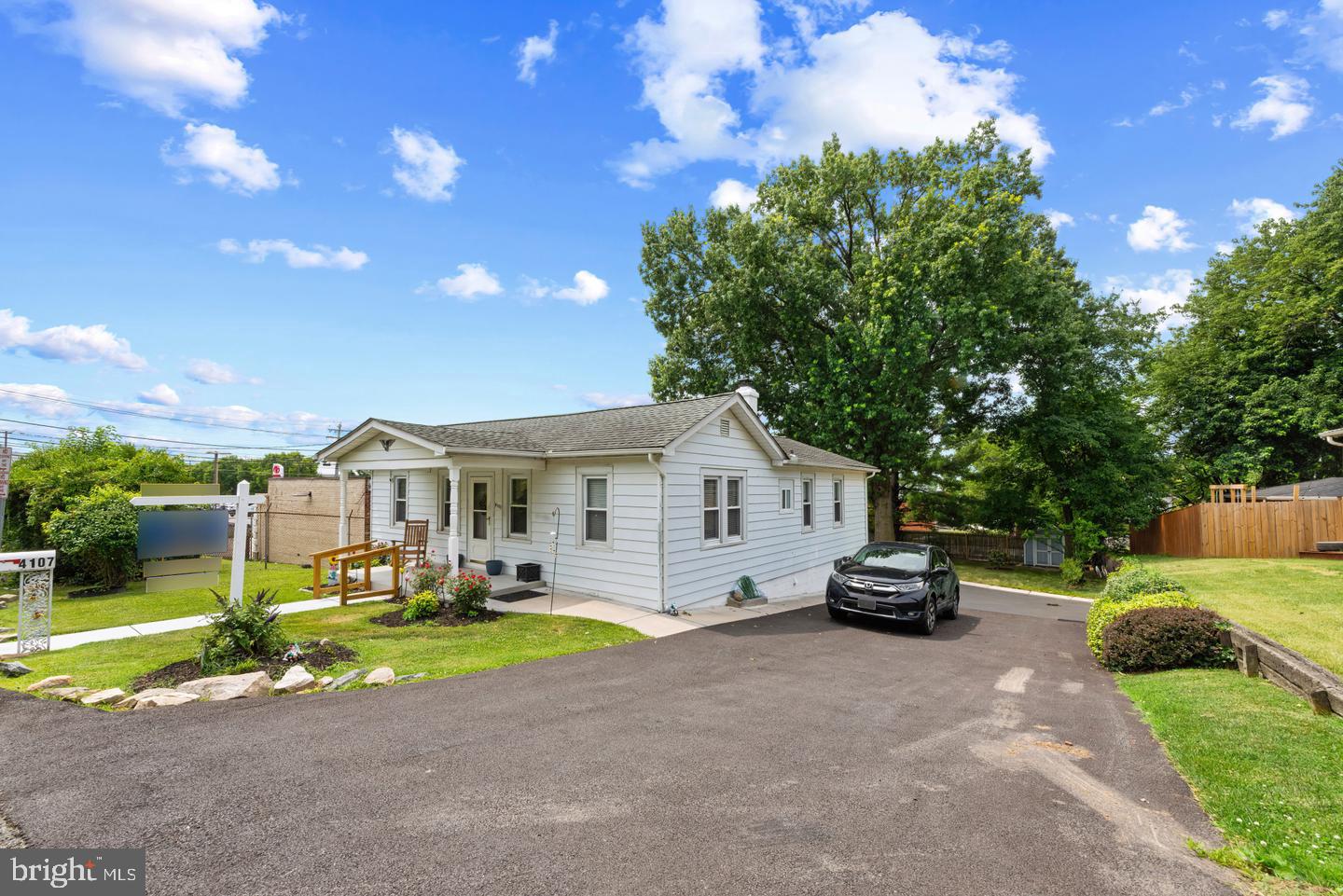 4107 Martin Ave Property Photo 4