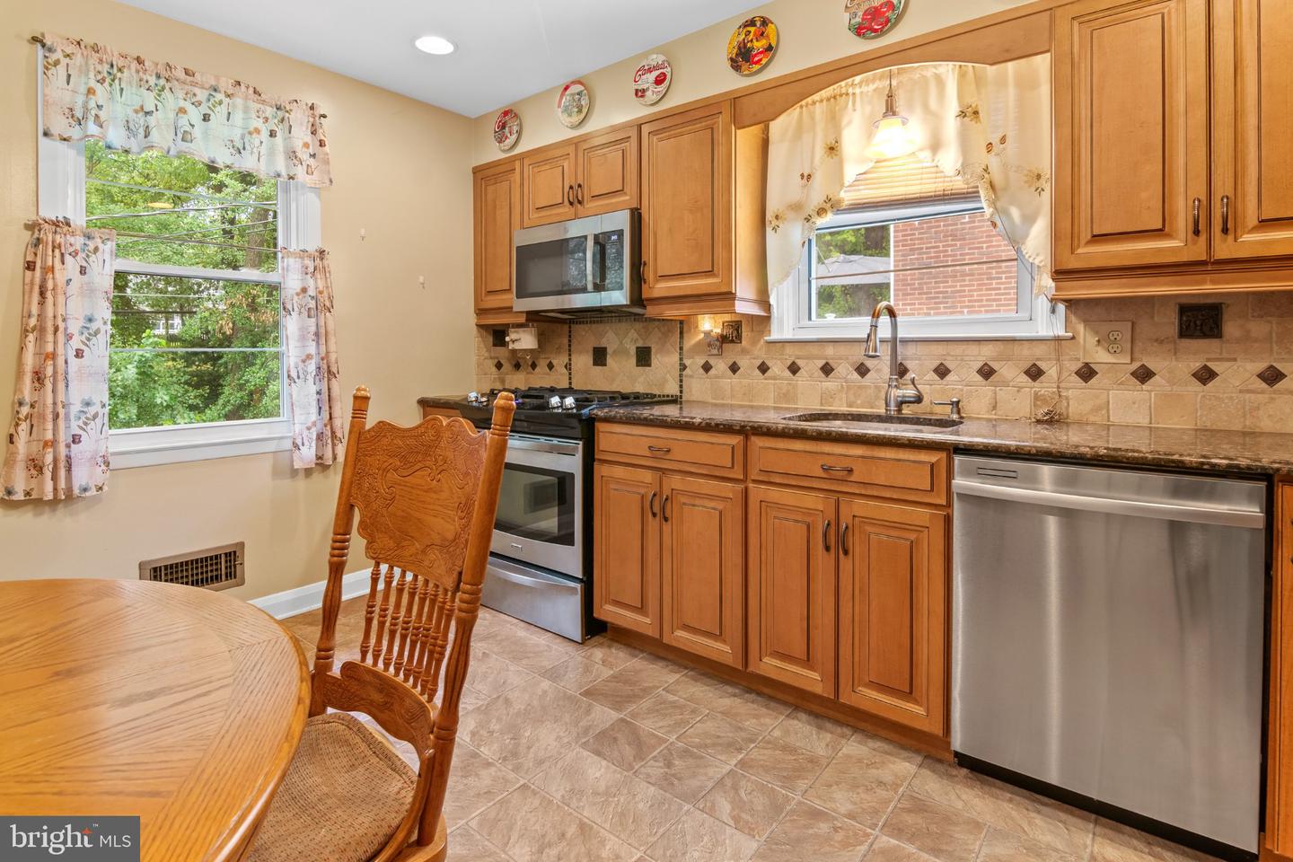 534 Brook Rd Property Photo 11