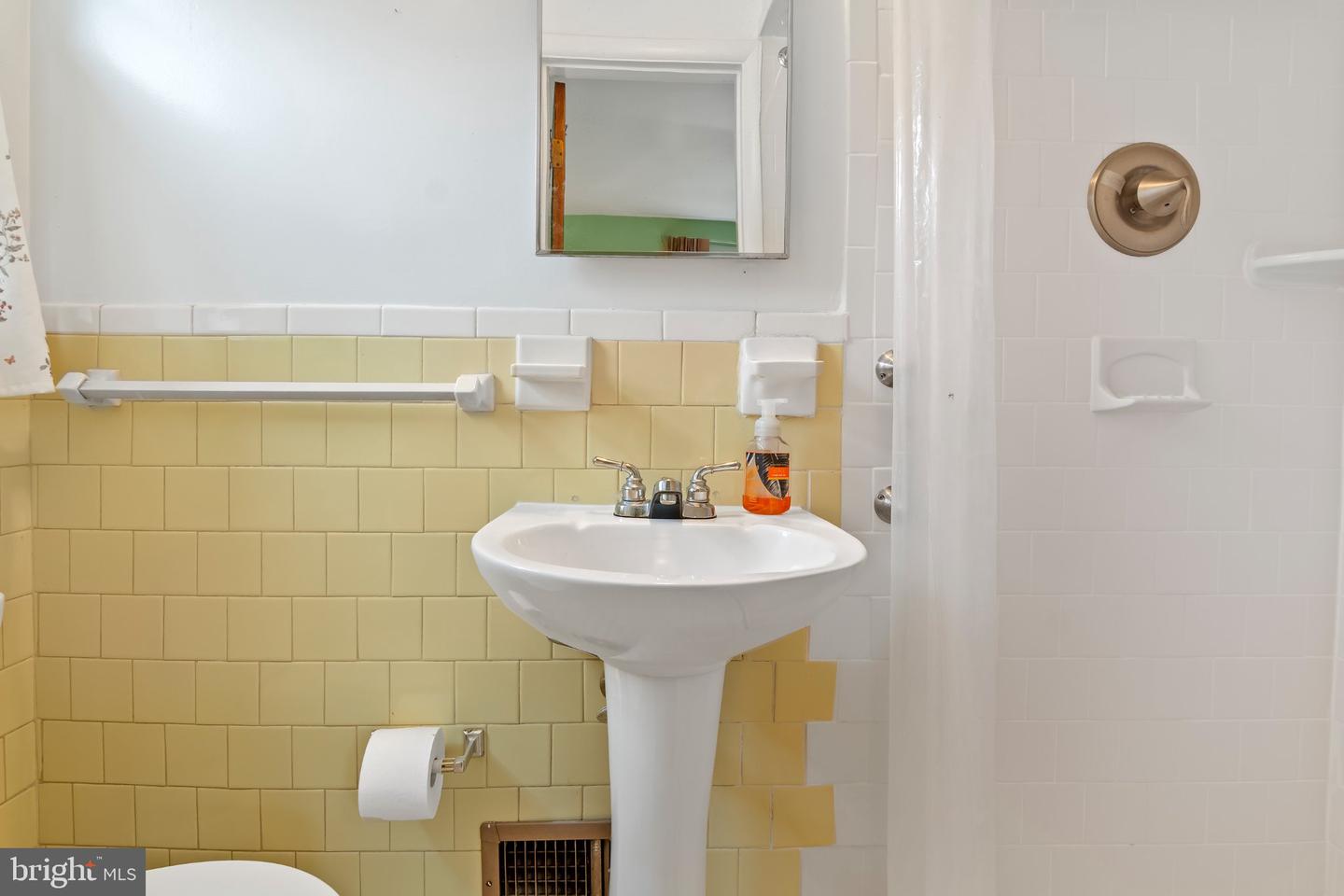534 Brook Rd Property Photo 16
