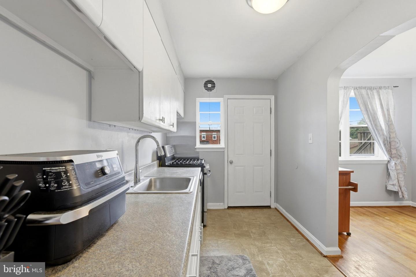 1509 Becklow Ave Property Photo 6