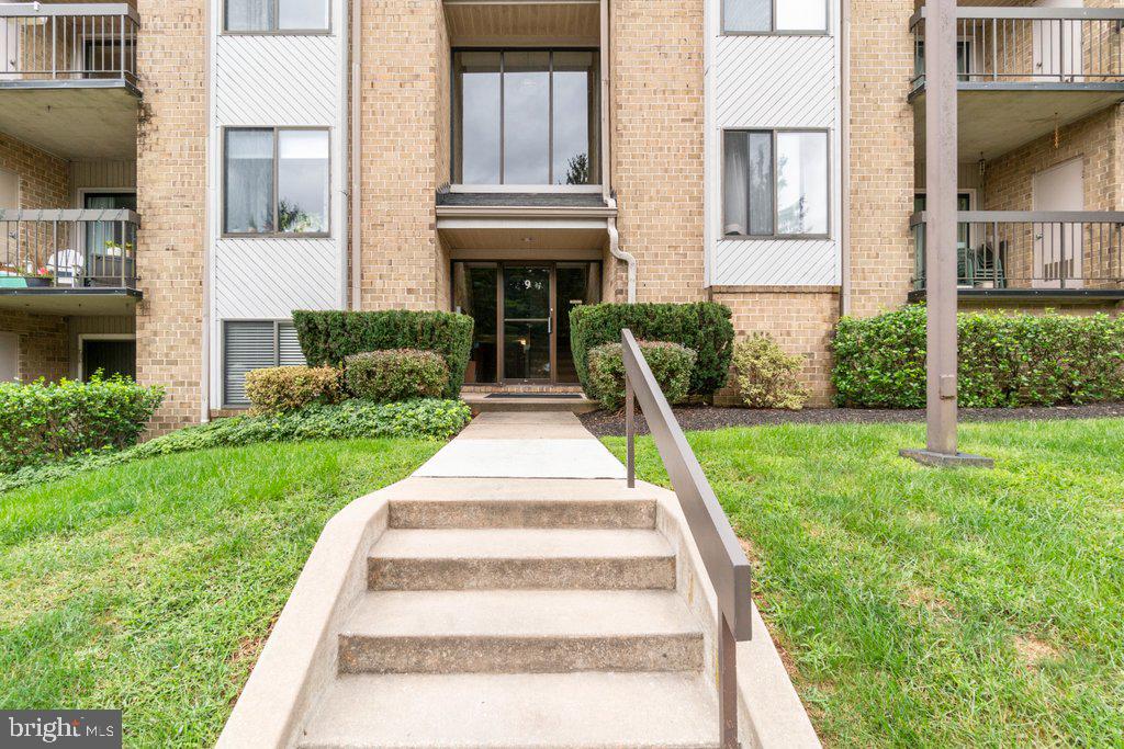 9 Bailiffs Ct #301 Property Photo 6