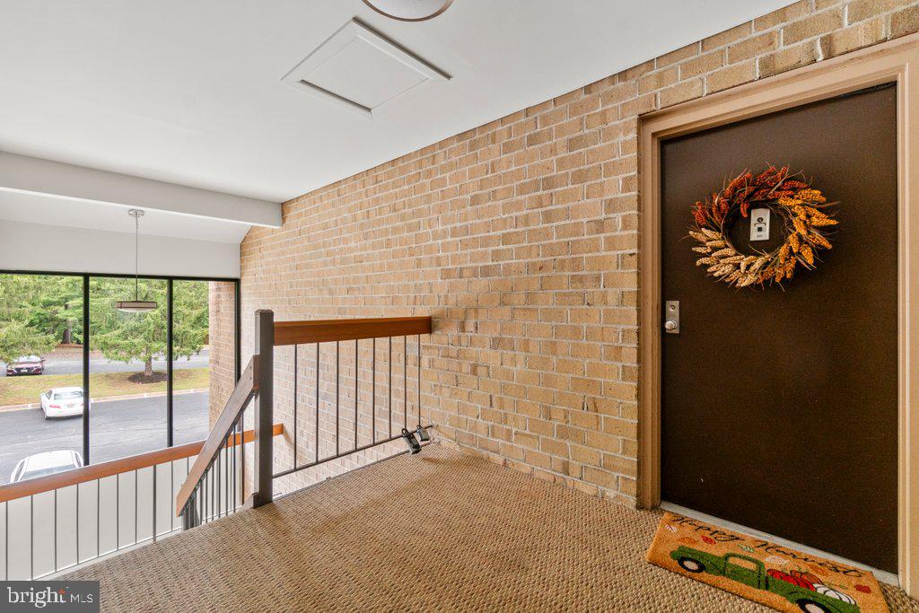 9 Bailiffs Ct #301 Property Photo 8