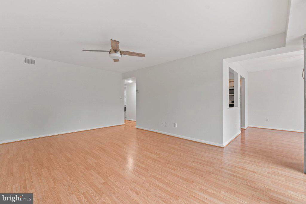 9 Bailiffs Ct #301 Property Photo 13