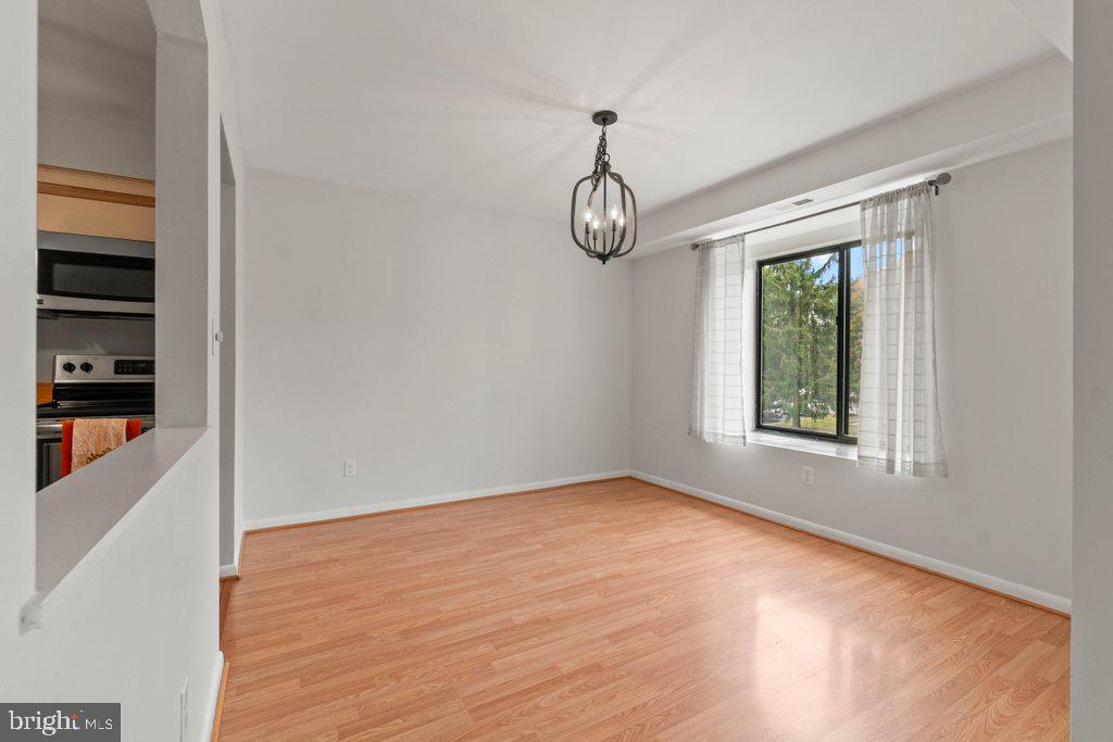 9 Bailiffs Ct #301 Property Photo 14