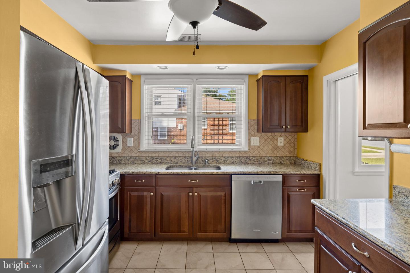230 Rollingbrook Way Property Photo 8