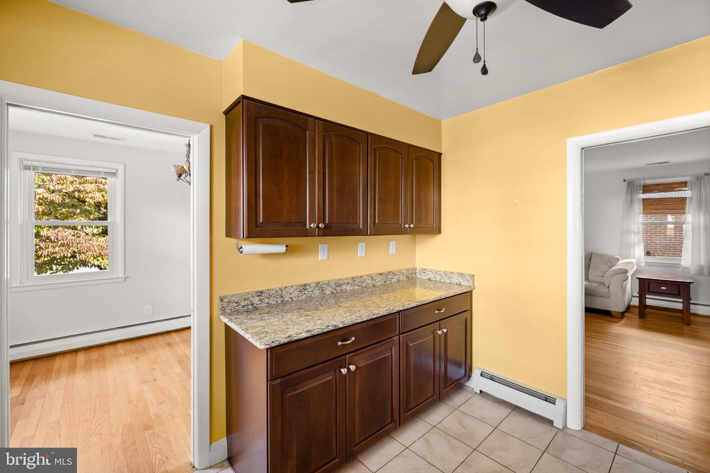 230 Rollingbrook Way Property Photo 9