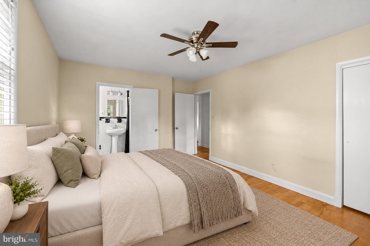 230 Rollingbrook Way Property Photo 12