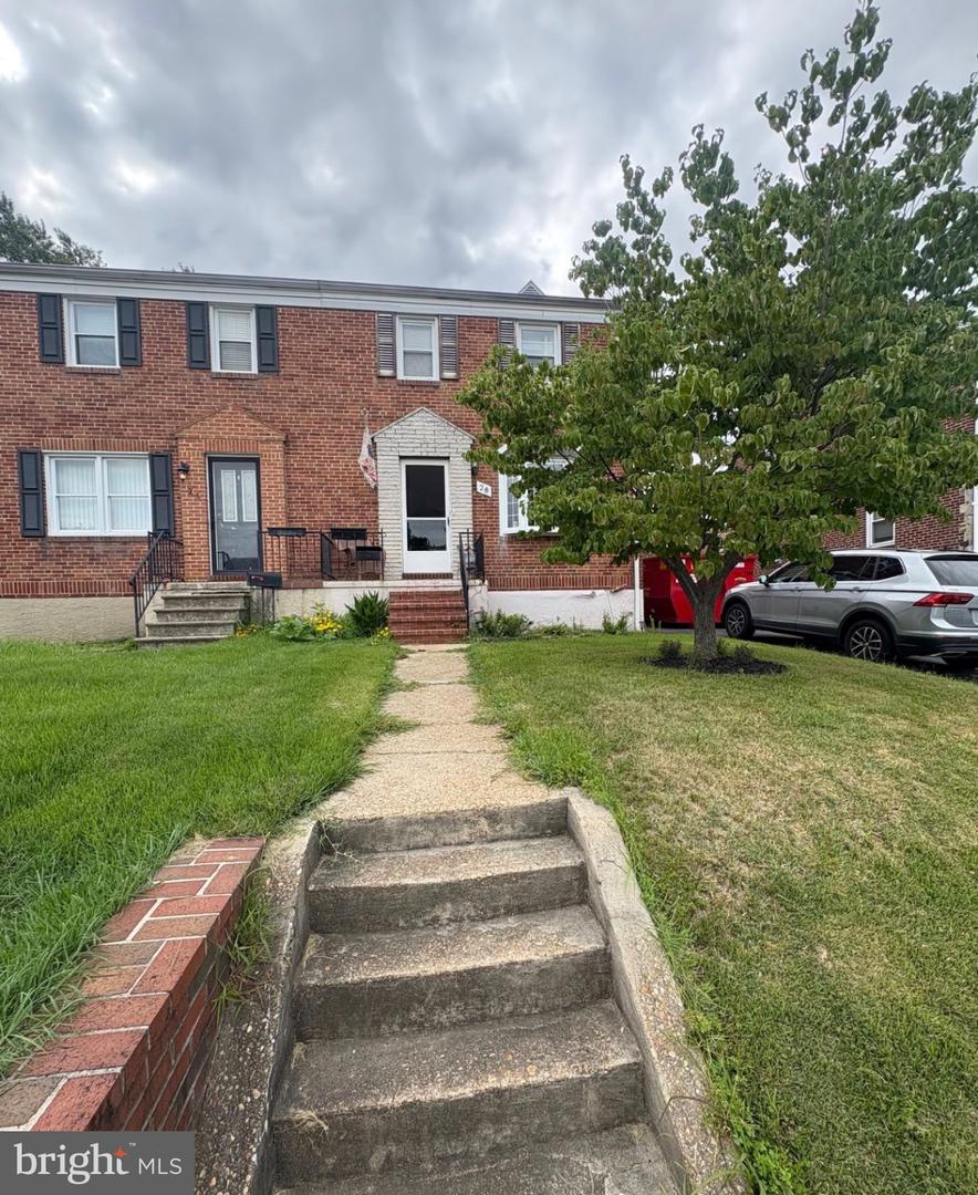 28 LYNDALE AVE Property Photo 1
