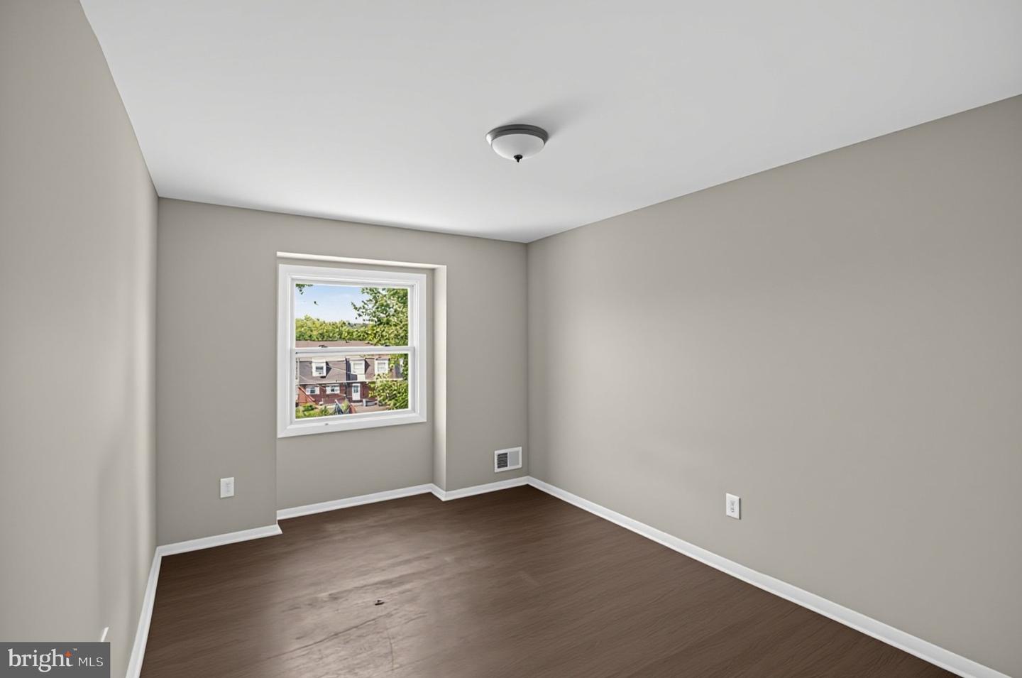 6142 Radecke Ave Property Photo 10