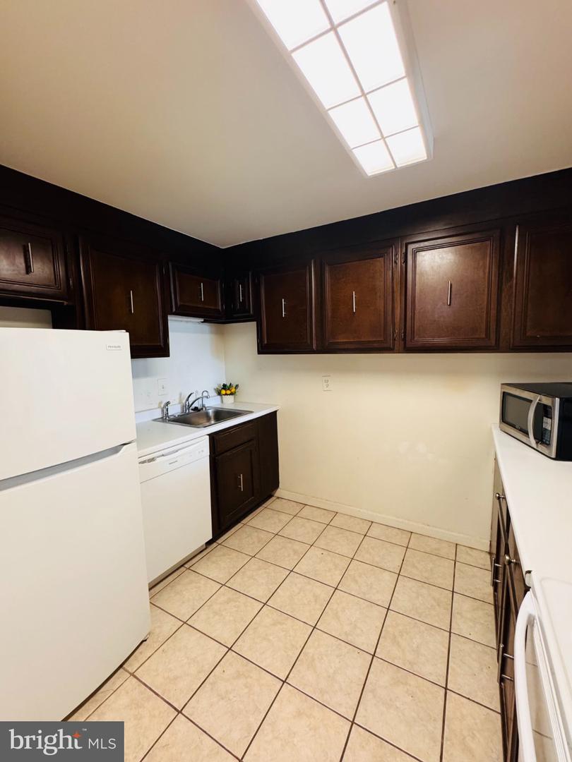 28 Allegheny Ave #807 Property Photo 10