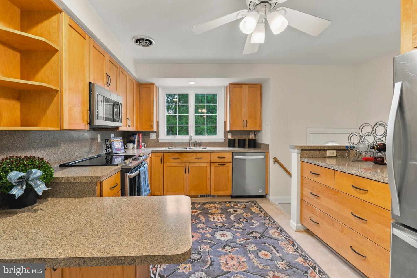 220 Chantrey Rd Property Photo 16