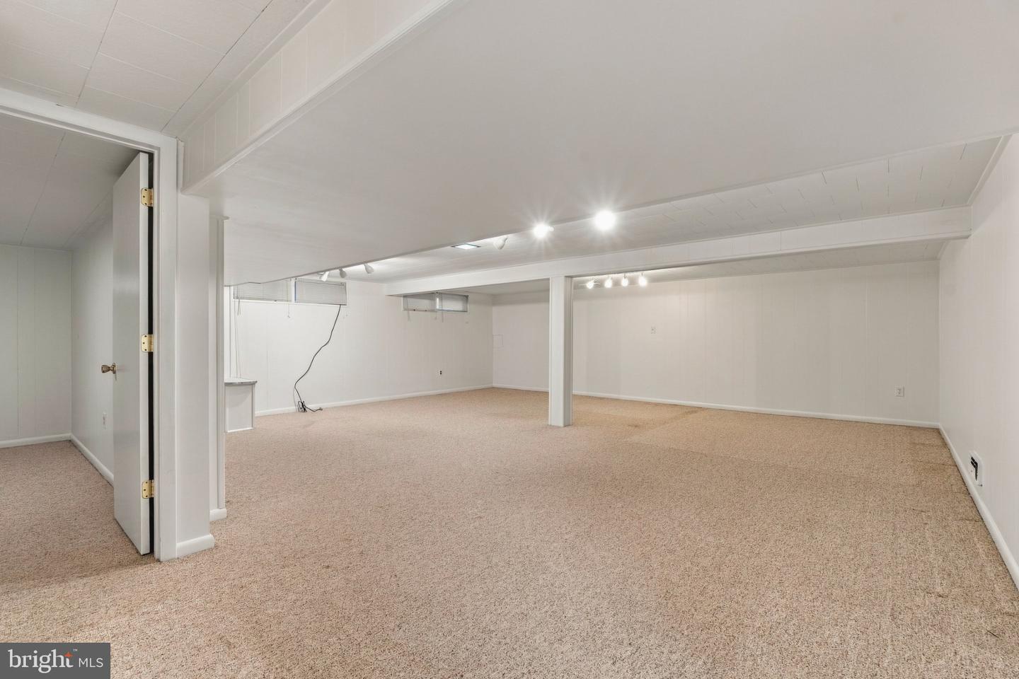 220 Chantrey Rd Property Photo 32