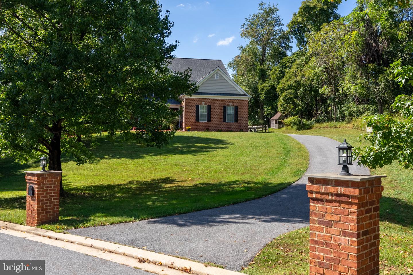 8 Deer Creek Ct Property Photo 1