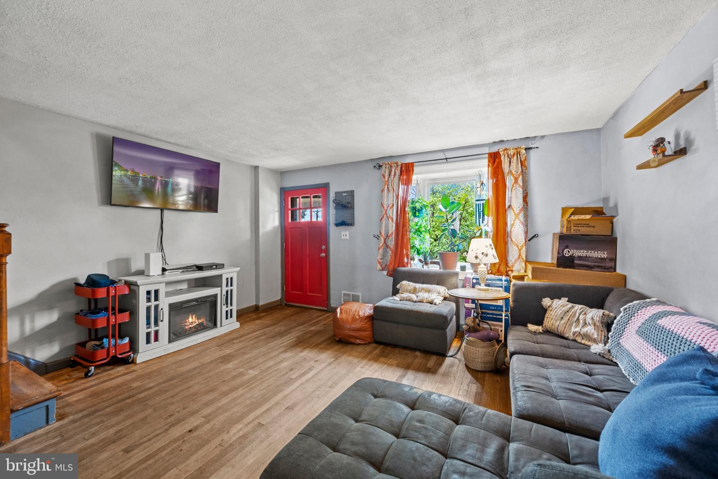 5504 Dolores Ave Property Photo 4