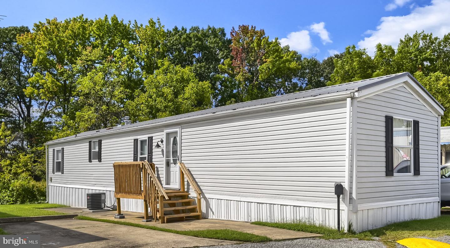 490 MIRABILE LN Property Photo 1