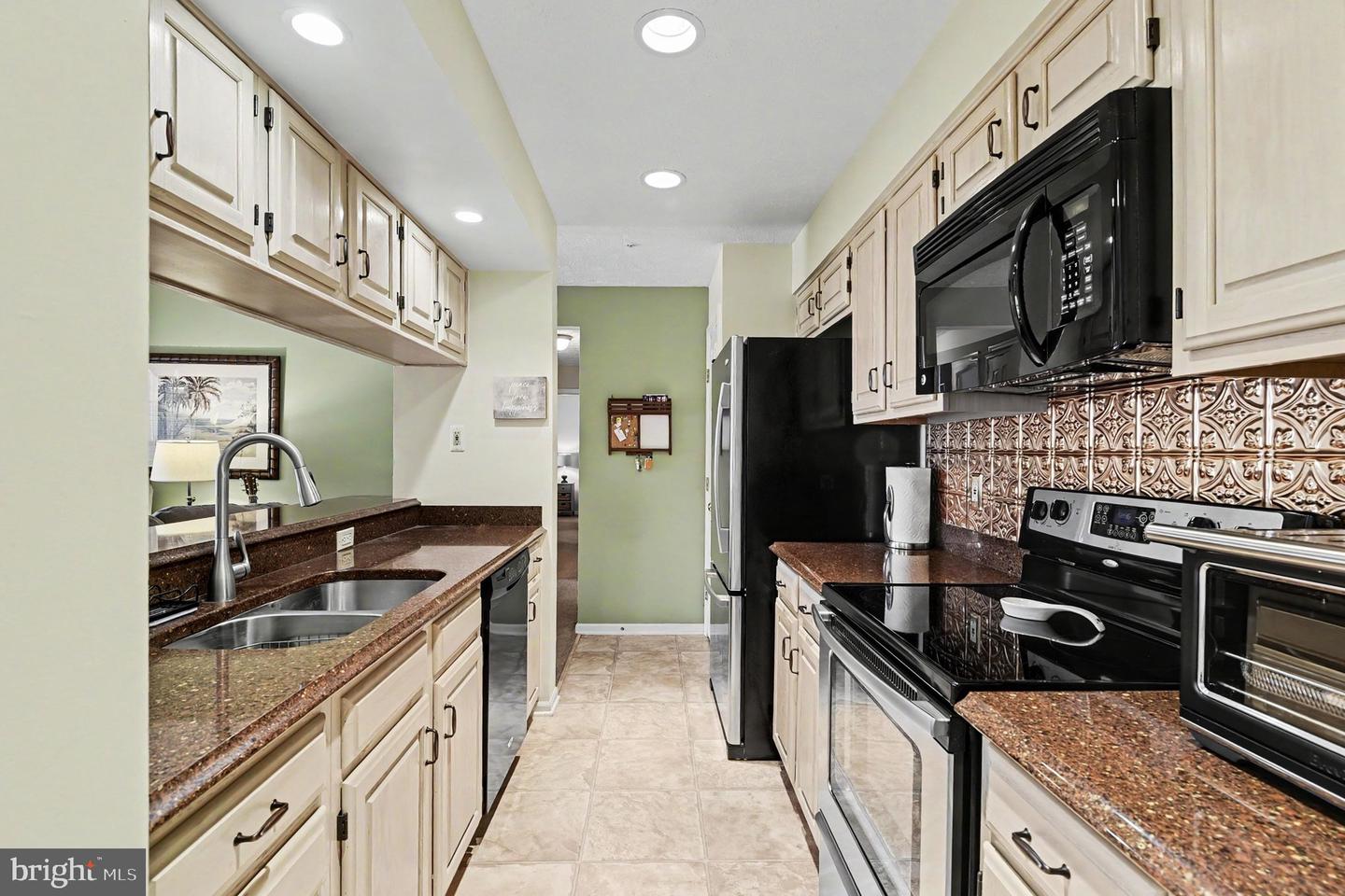 11 Laurel Path Ct #6-11 Property Photo 12