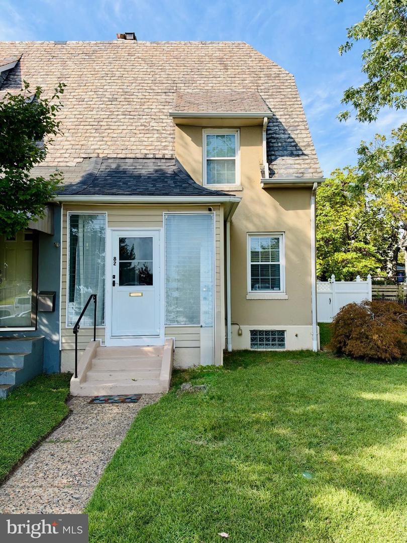 82 SHIPWAY Property Photo 1