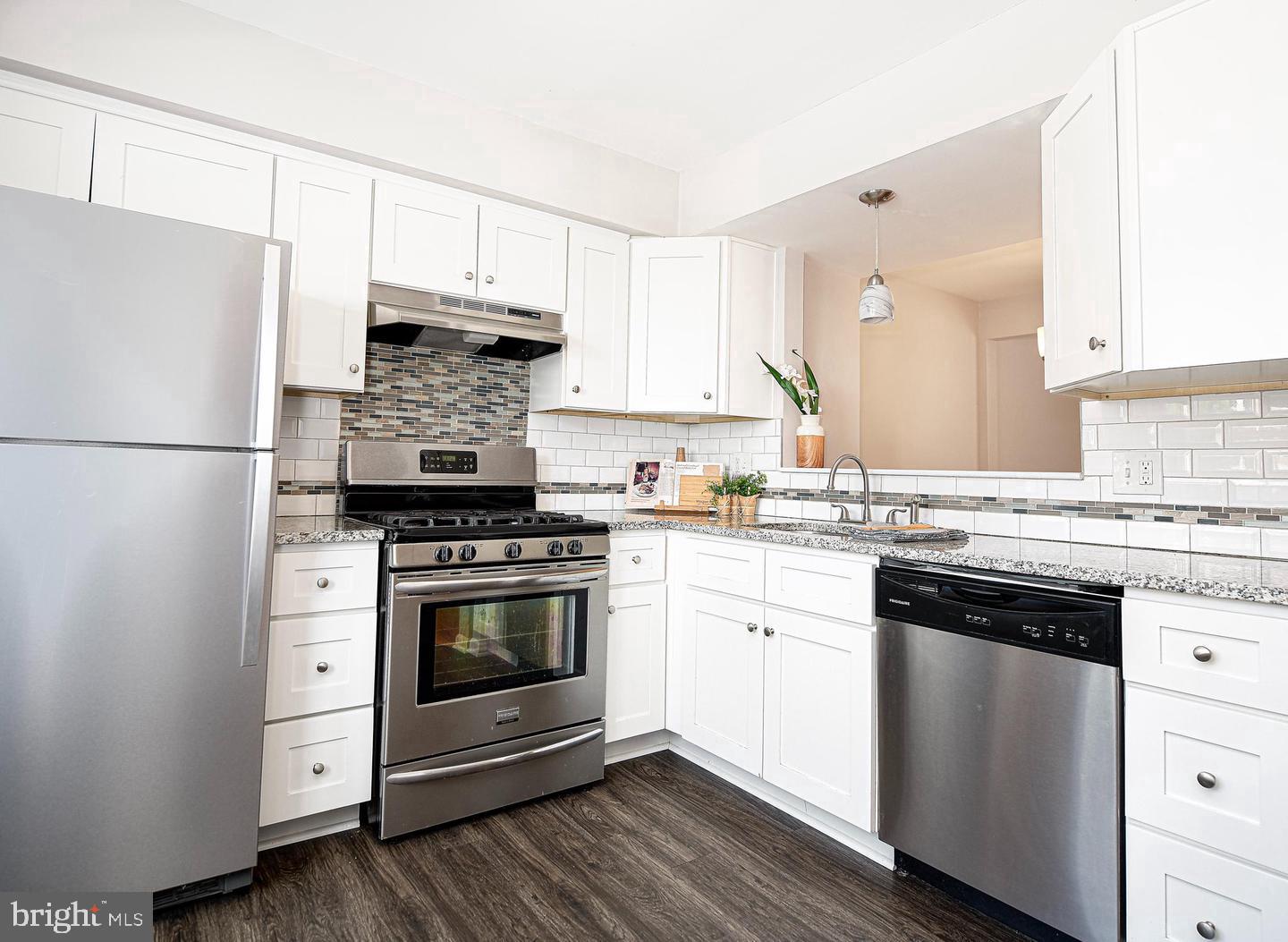 7 NORTHFORD WAY Property Photo 1