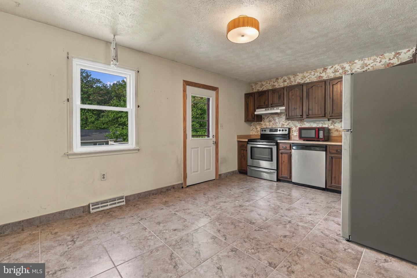 8614 Quentin Ave Property Photo 4