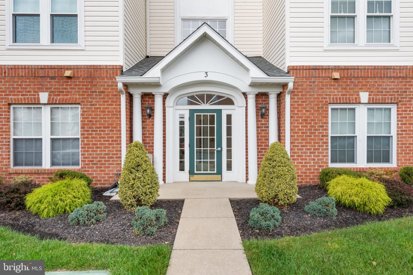 3 BROOK FARM CT #3H Property Photo 1