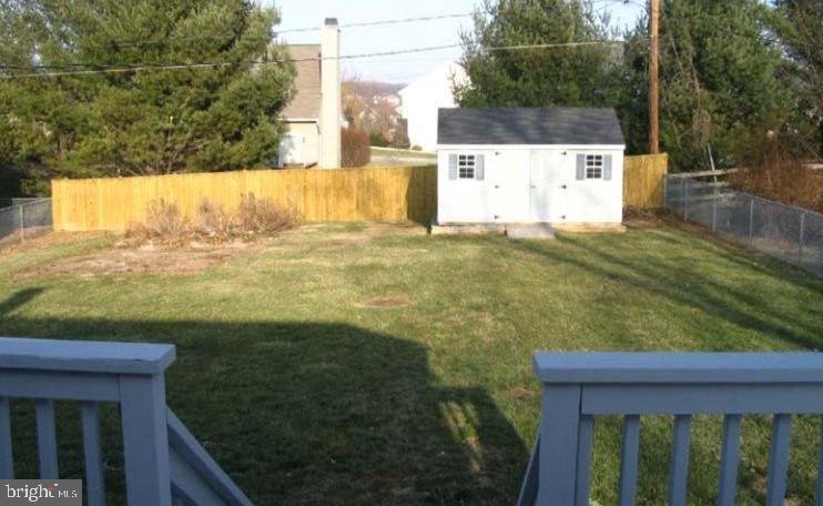 15 Greenview Ave Property Photo 2