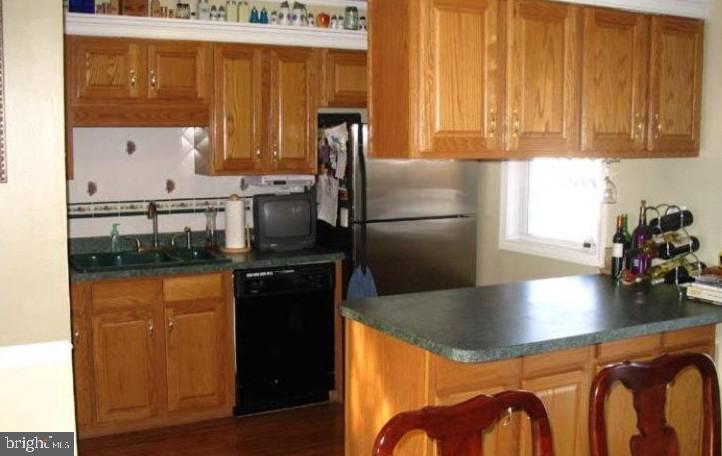 15 Greenview Ave Property Photo 3