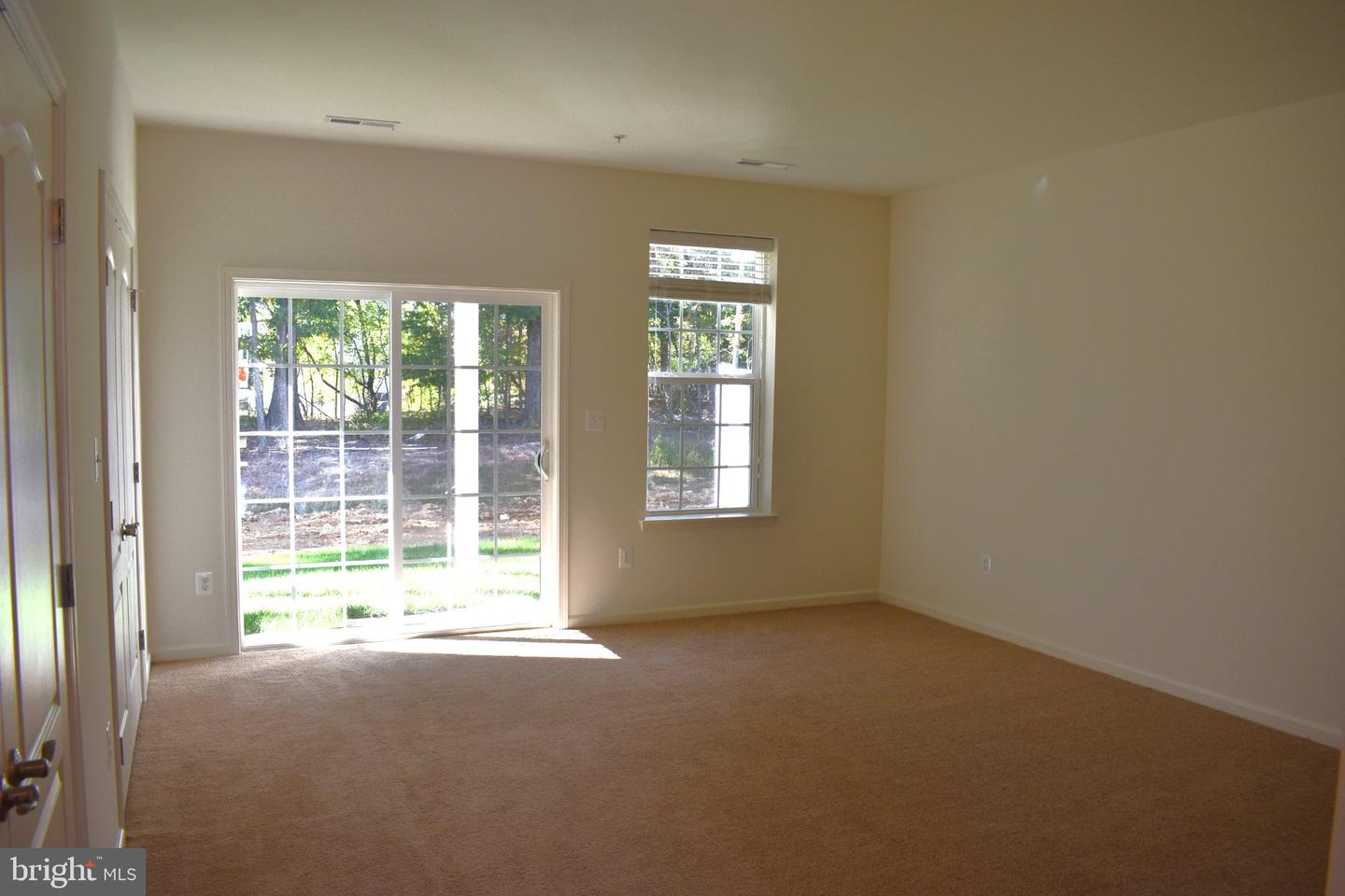 9421 Adelaide Ln Property Photo 3