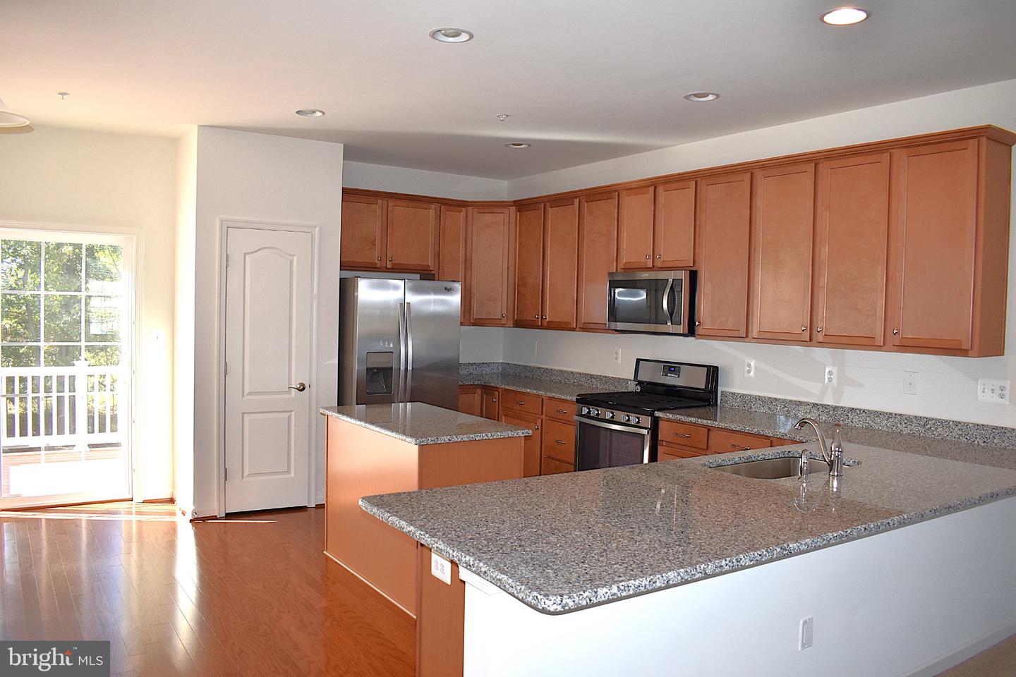9421 Adelaide Ln Property Photo 6