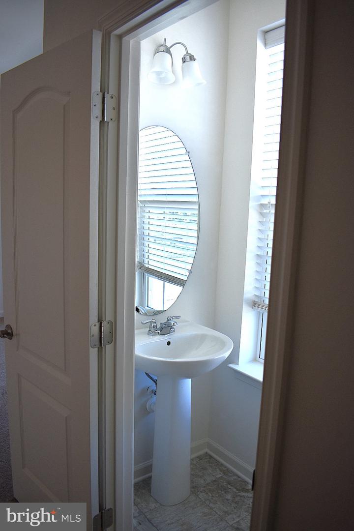 9421 Adelaide Ln Property Photo 13