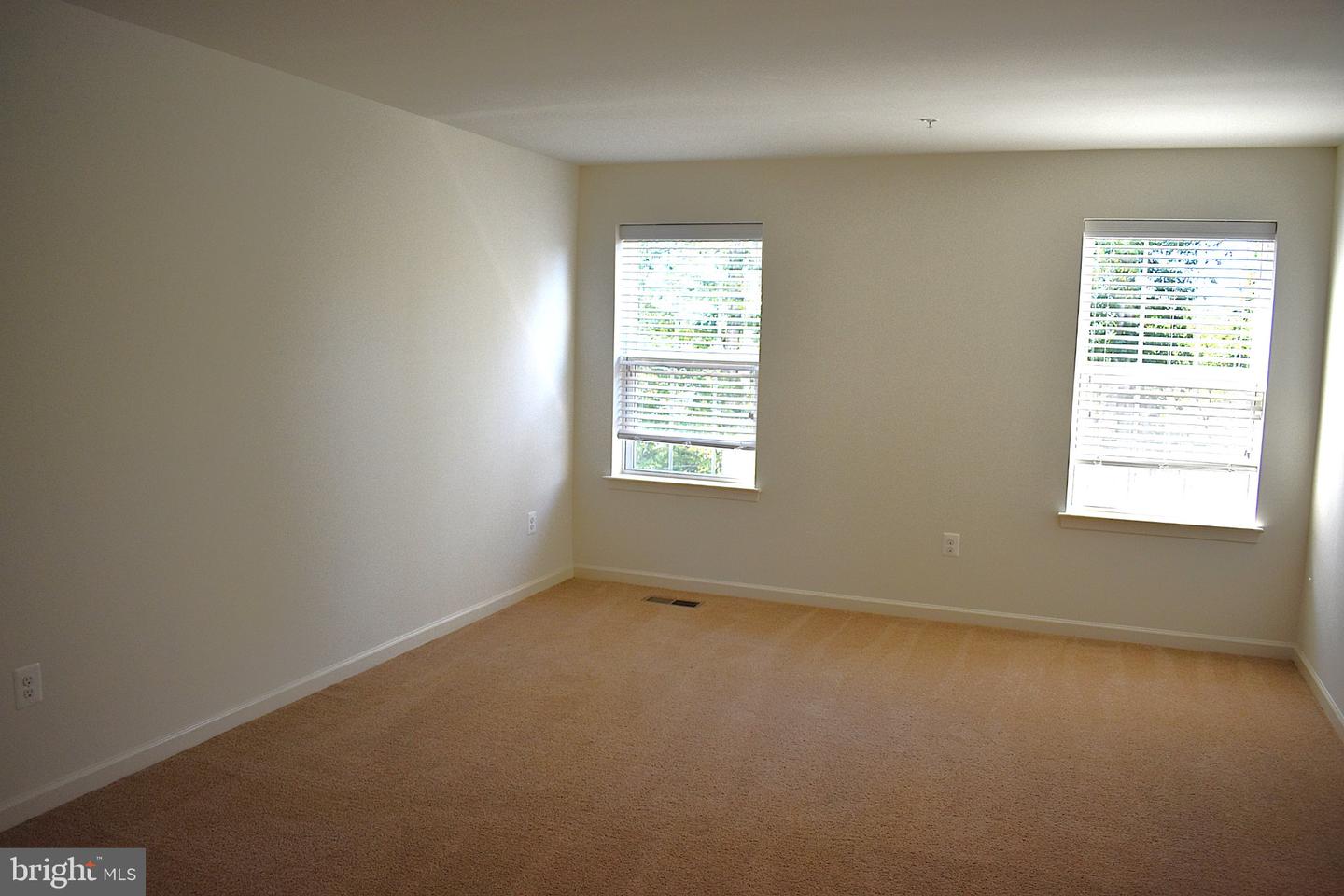 9421 Adelaide Ln Property Photo 14