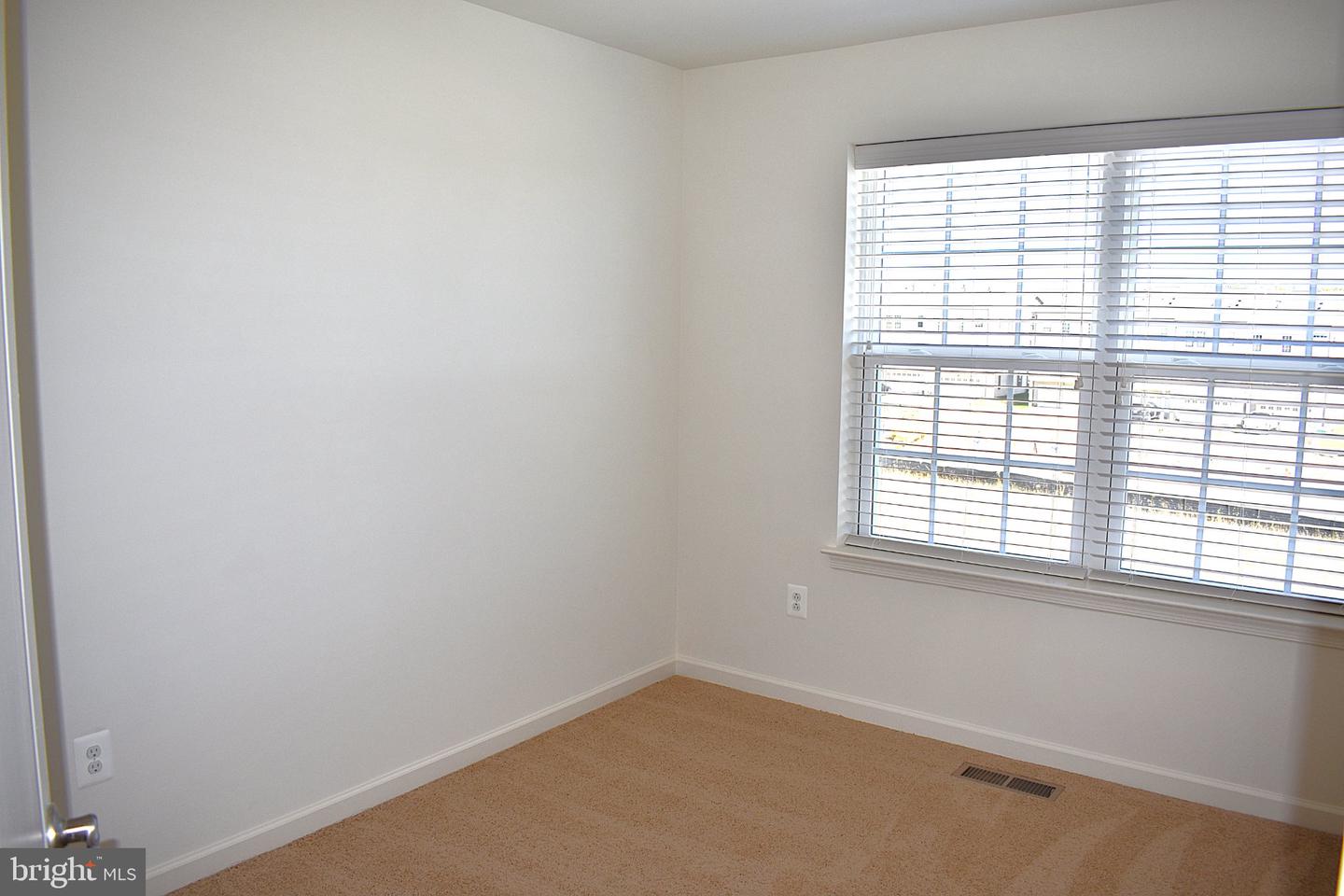 9421 Adelaide Ln Property Photo 20