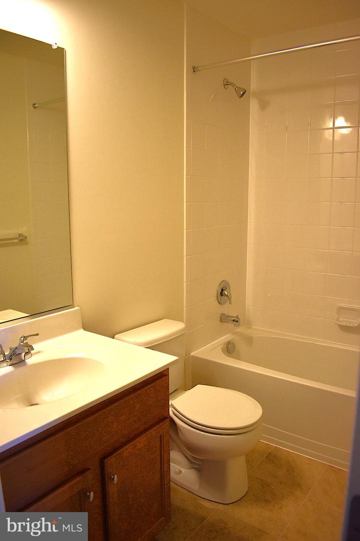 9421 Adelaide Ln Property Photo 22